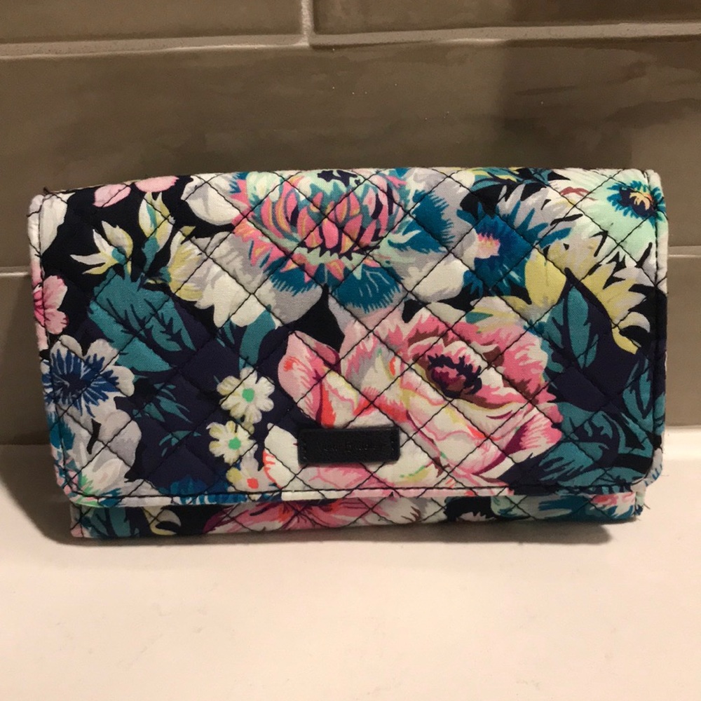 Vera Bradley RFID Trifold Clutch Wallet